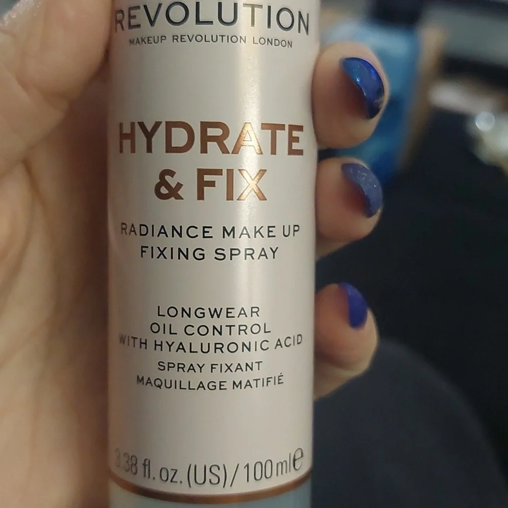 New‎ makeup revolution hydrate & fix spray